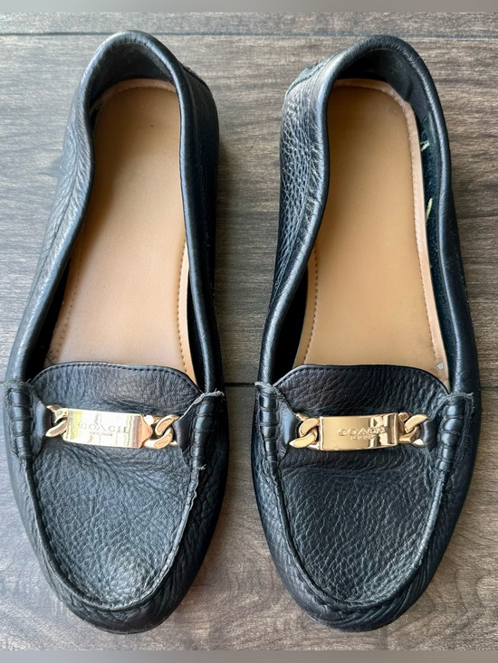 Coach Shoes - COACH "Olive" Black Pebbled Leather Loafers Flats Gold Chain Hardware Size 9B